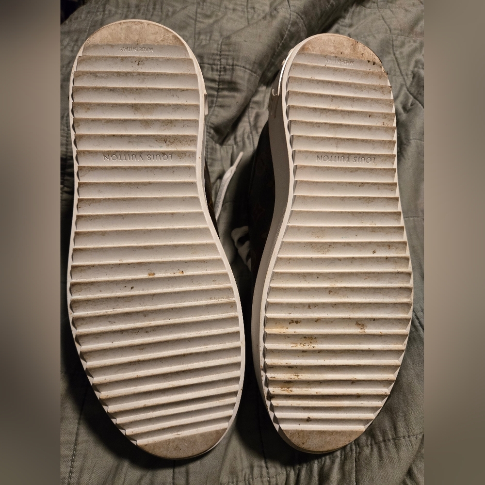 Louis Vuitton Monogram Time Out Sneakers - Picture 16 of 16